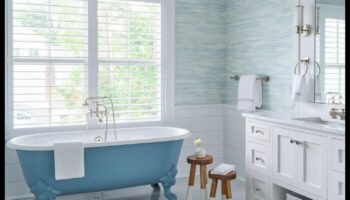 Piekrastes vannas istabas dekors spa līdzīgai pieredzei