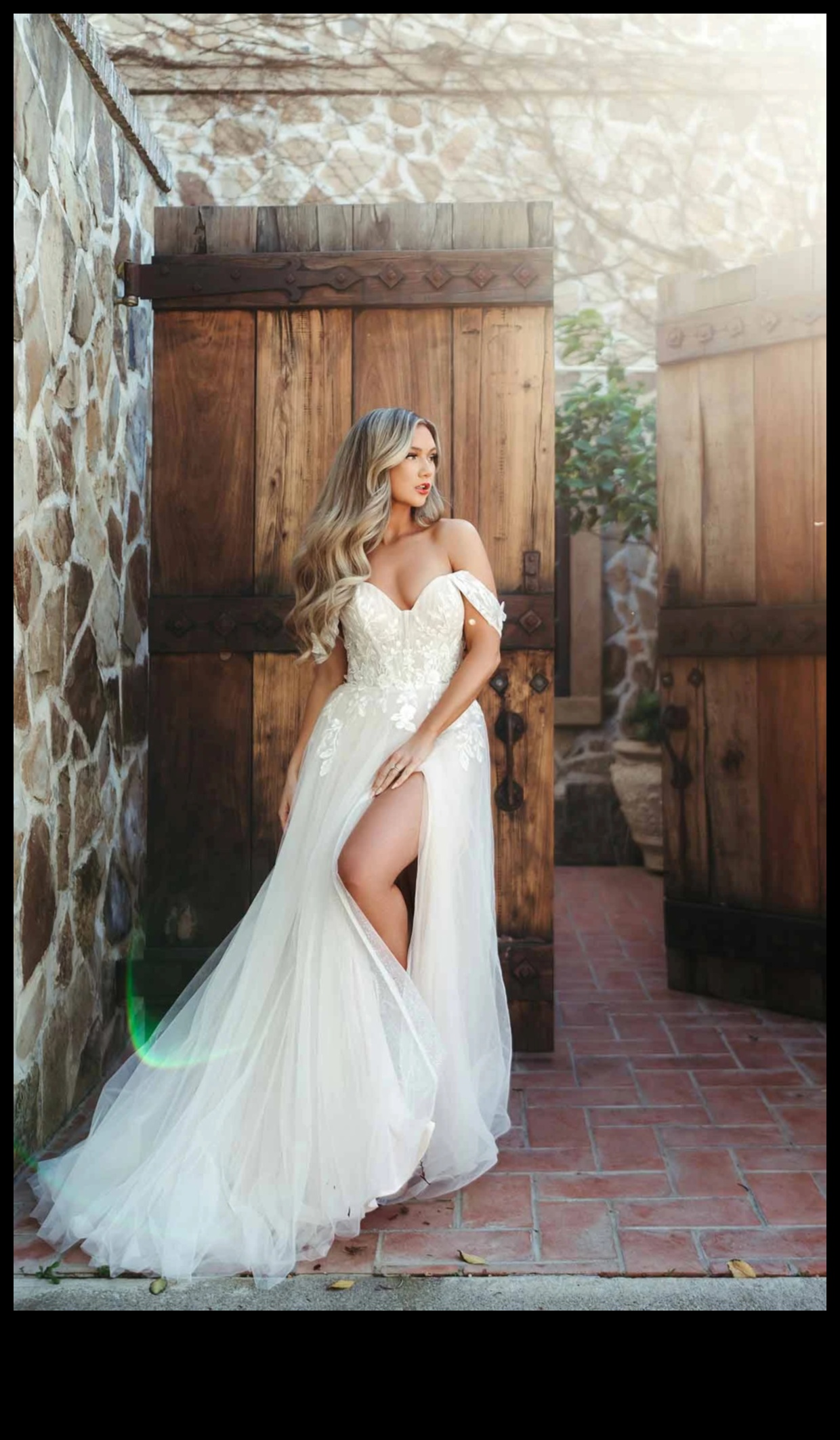 Eleganta vienkāršība: mūsdienīgi līgavas tērpi ārpus tradīcijām