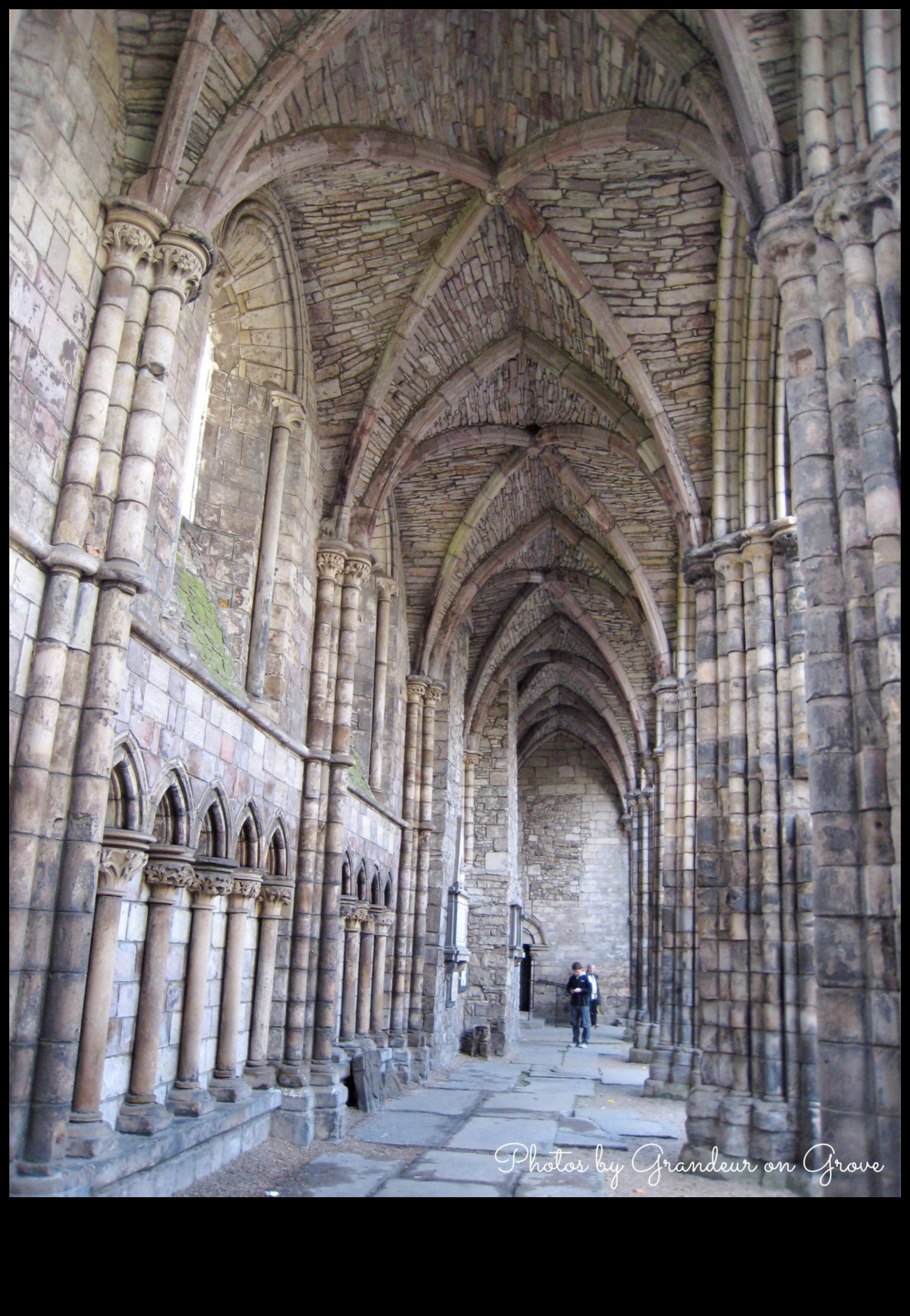 Gothic Grandeur: arhitektūras fotogrāfija tās virsotnē