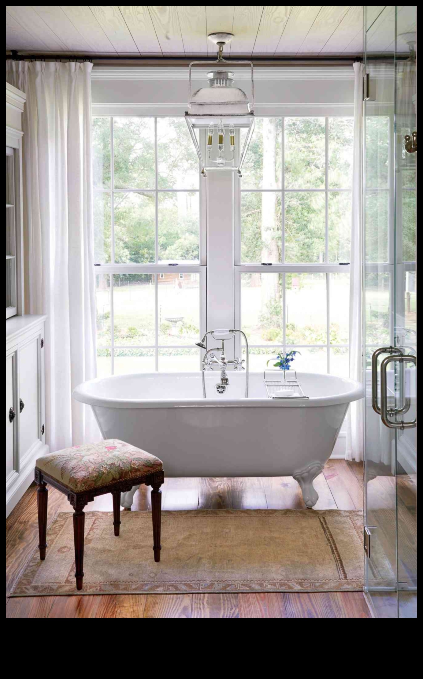 Piekrastes vannas istabas dekors spa līdzīgai pieredzei