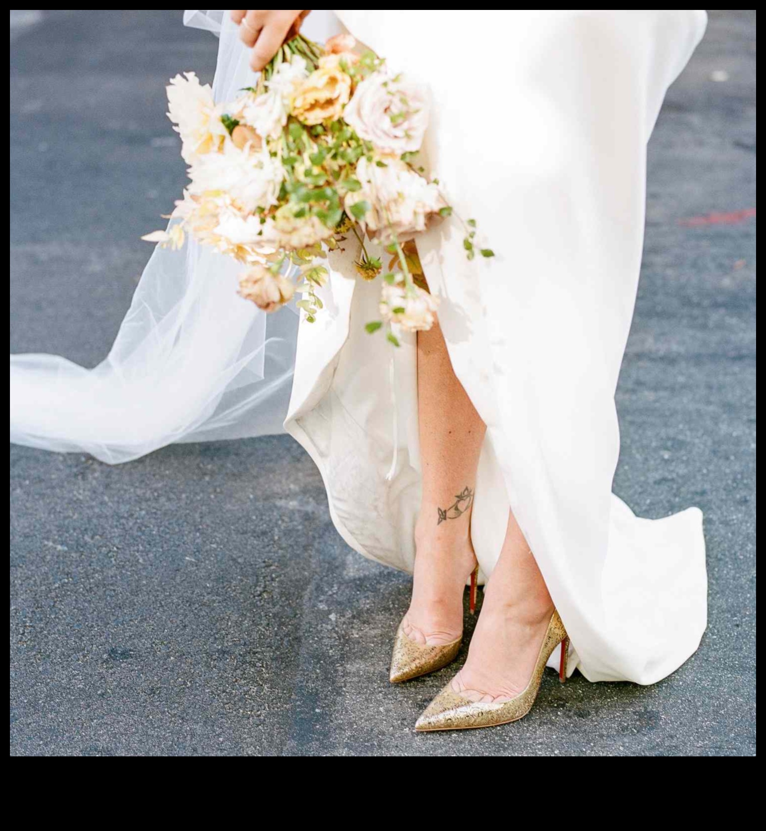 Modes mīlestībai: līgavu apavi ar nojautu