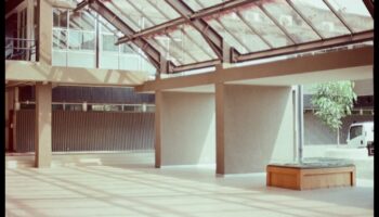 Forma seko fokusam: Arhitektūras fotogrāfijas meistarība darbībā